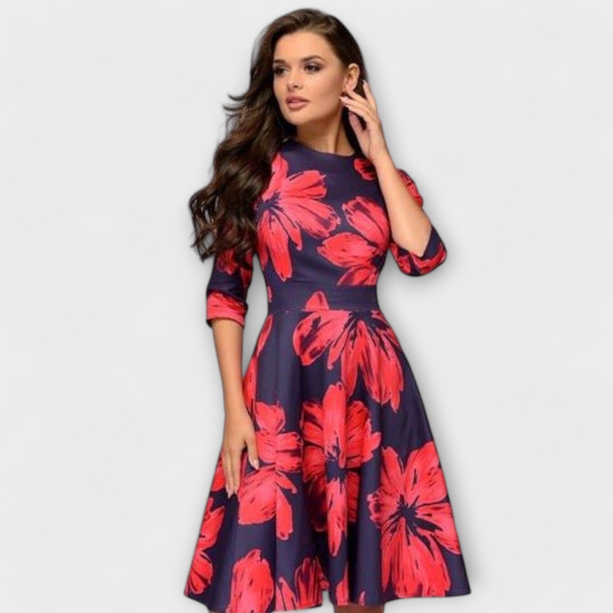 Retrozo – An elegant knee-length dress